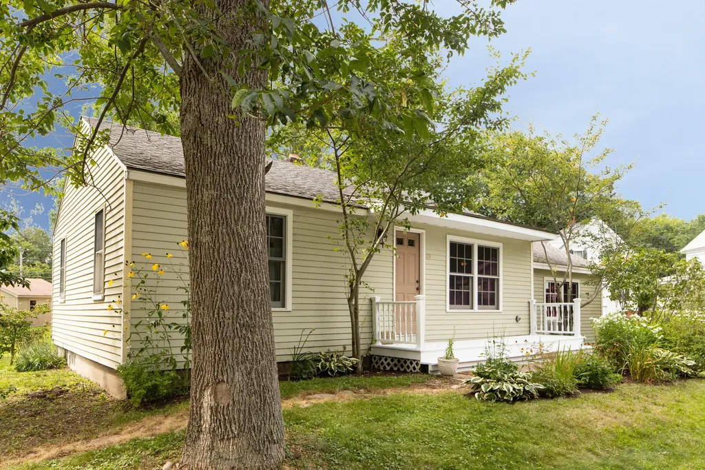 119 Pleasant Street Eliot ME 03903