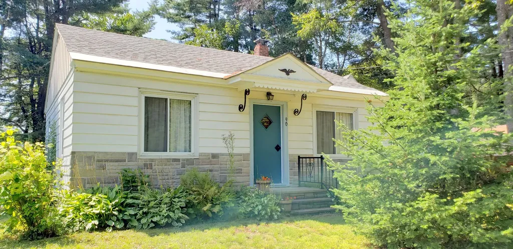 90 Belgrade Road Oakland ME 04963