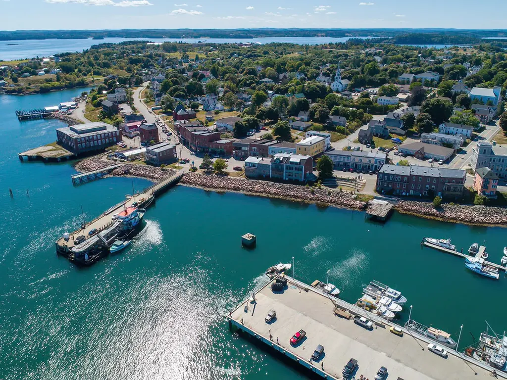 72 Boynton Street Eastport ME 04631