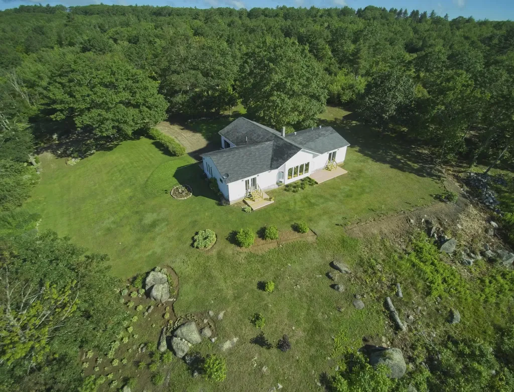 144 Mcdowell Road Washington ME 04574