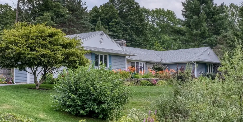 16 Westview Road Damariscotta ME 04543