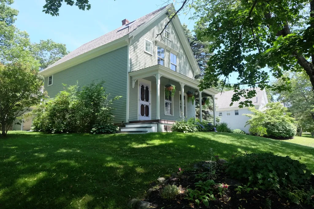 95 Washington Camden ME 04843