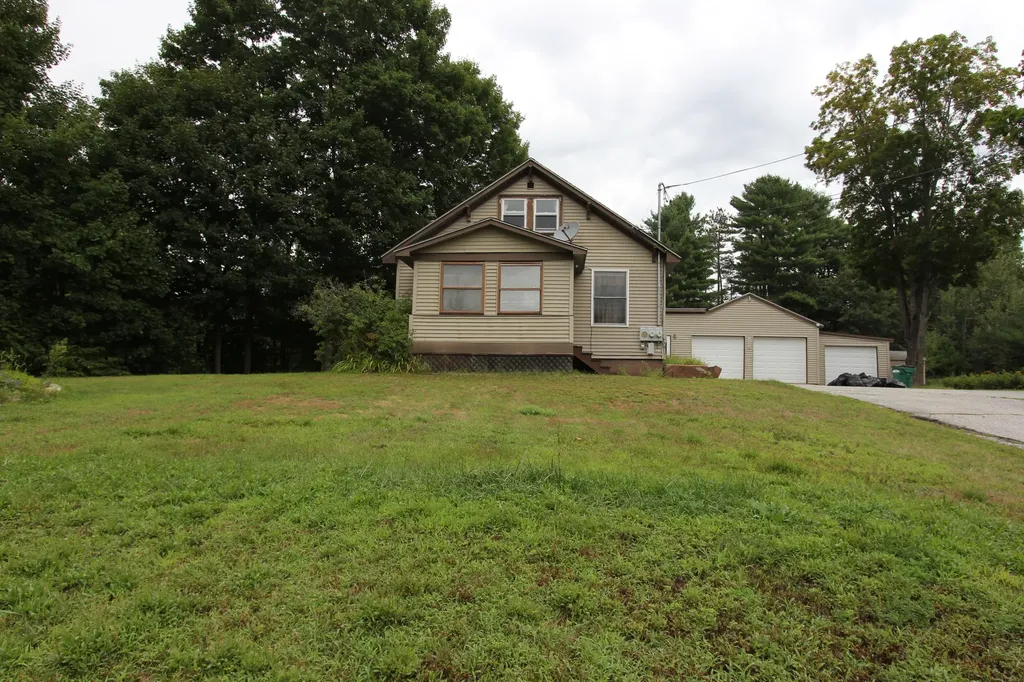 1553 Minot Avenue Auburn ME 04210