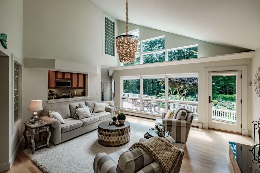 2 Pinehurst Lane Falmouth ME 04105