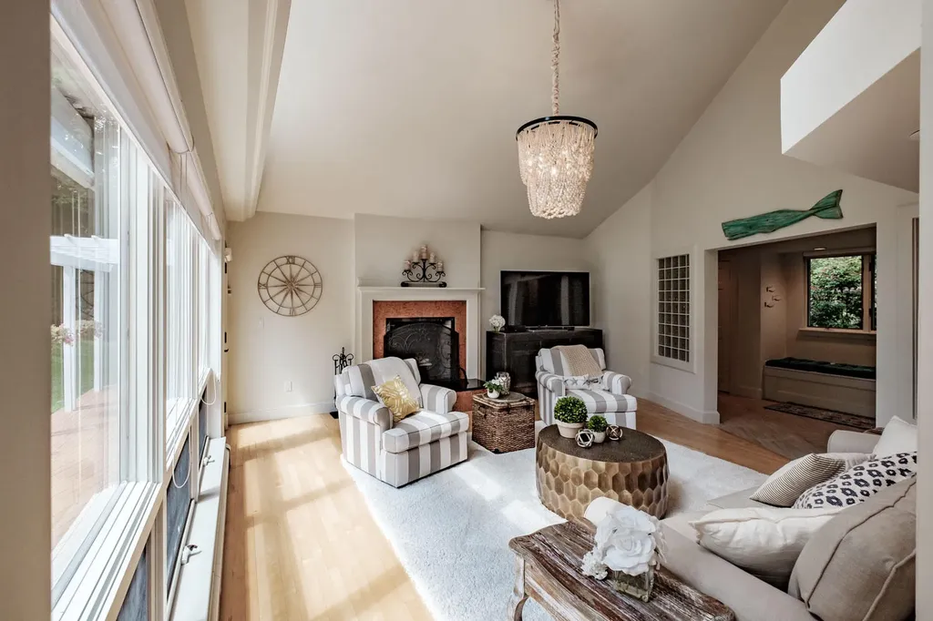 2 Pinehurst Lane Falmouth ME 04105