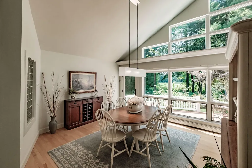 2 Pinehurst Lane Falmouth ME 04105