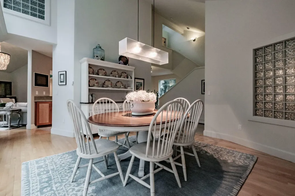 2 Pinehurst Lane Falmouth ME 04105