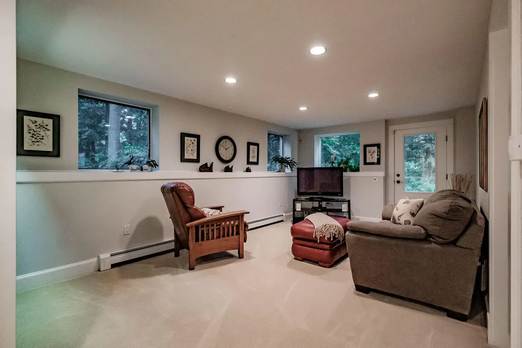 2 Pinehurst Lane Falmouth ME 04105
