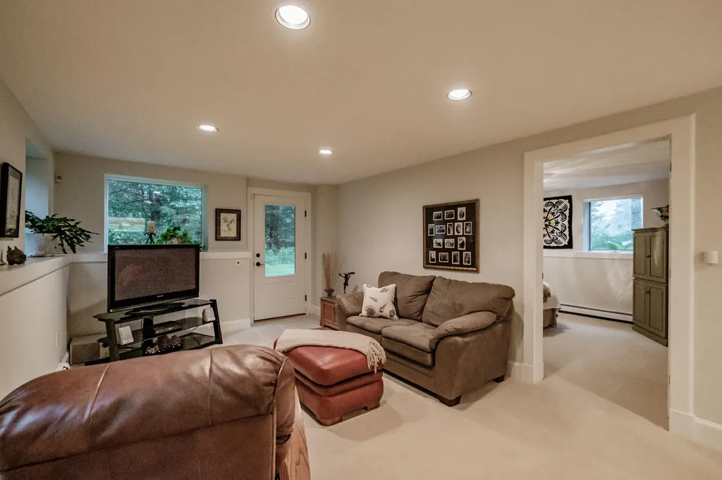 2 Pinehurst Lane Falmouth ME 04105