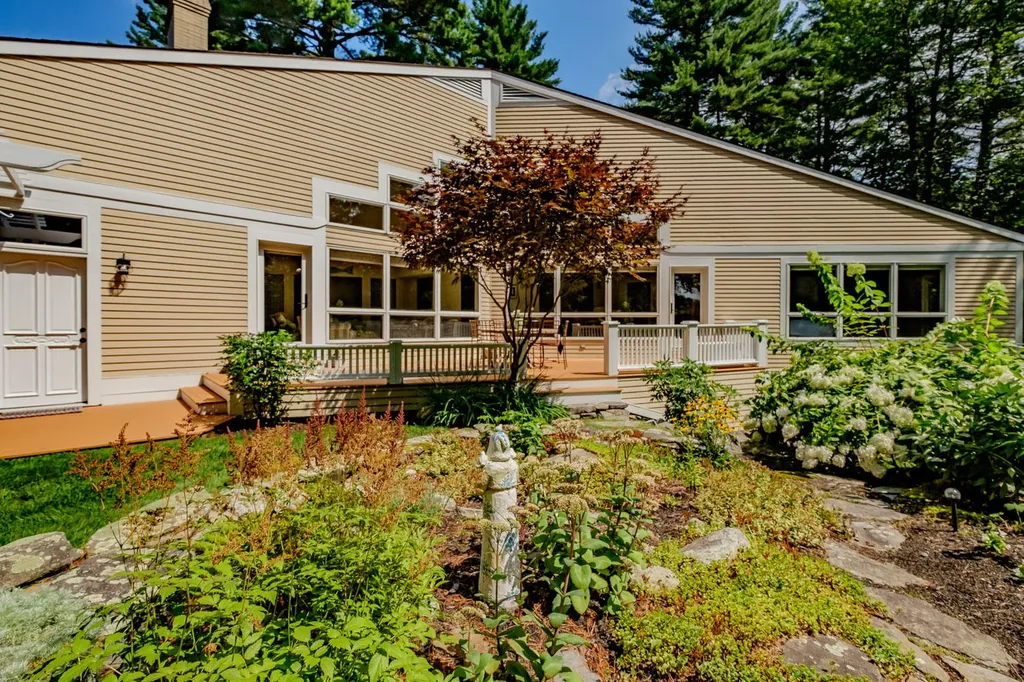2 Pinehurst Lane Falmouth ME 04105