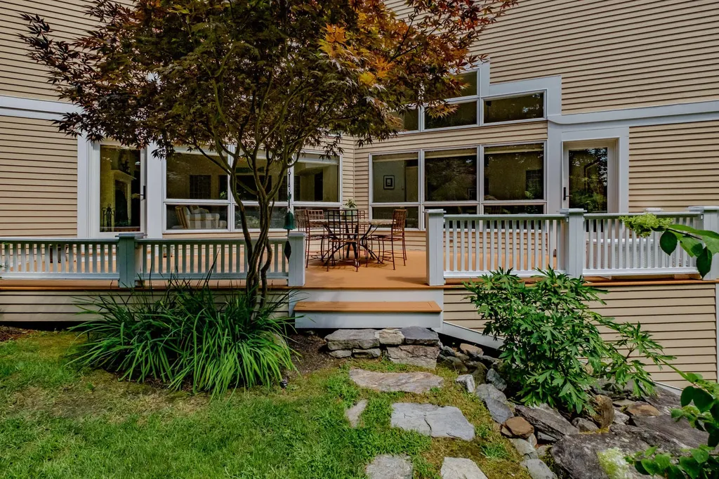 2 Pinehurst Lane Falmouth ME 04105