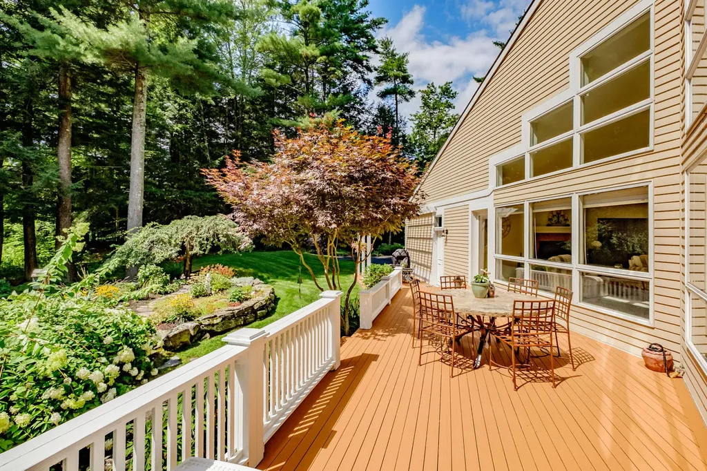 2 Pinehurst Lane Falmouth ME 04105