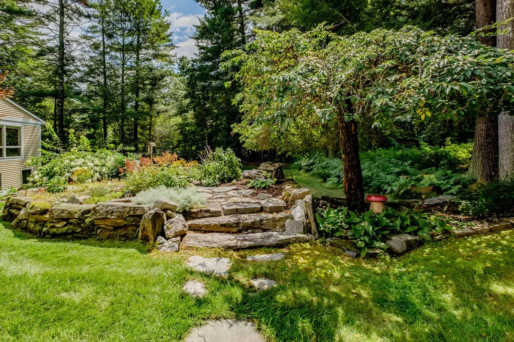 2 Pinehurst Lane Falmouth ME 04105