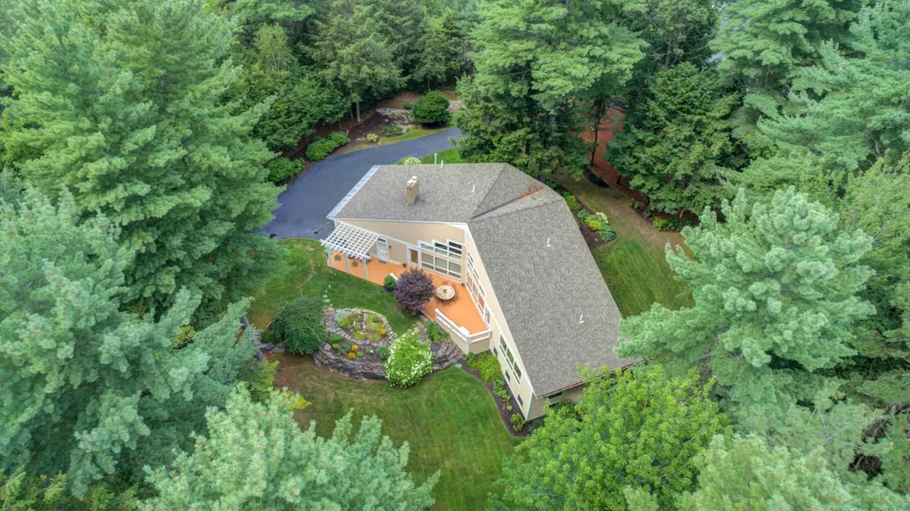 2 Pinehurst Lane Falmouth ME 04105