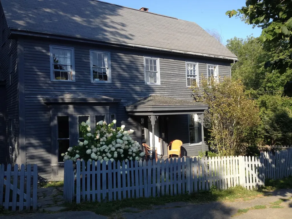 54 Federal Street Wiscasset ME 04578