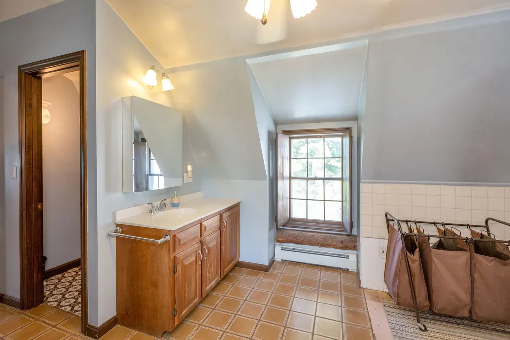 549 Main Street Monmouth ME 04259