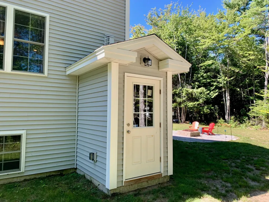 13 Strawberry Patch Lane Freeport ME 04032