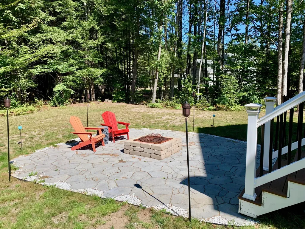 13 Strawberry Patch Lane Freeport ME 04032