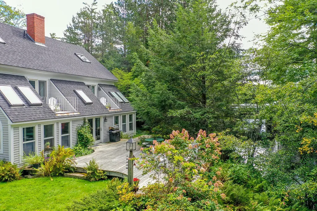 149 Molyneaux Road Camden ME 04843