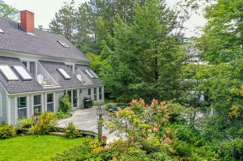 149 Molyneaux Road Camden ME 04843