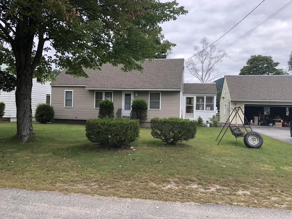 22 Park Avenue Dixfield ME 04224