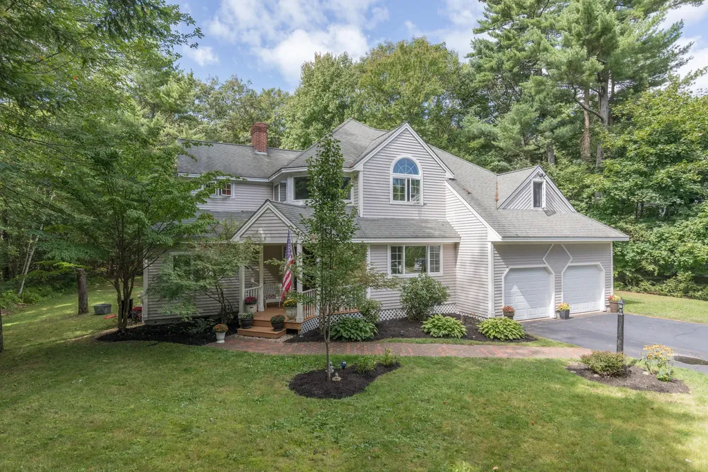 21 Mitchellwood Drive Falmouth ME 04105