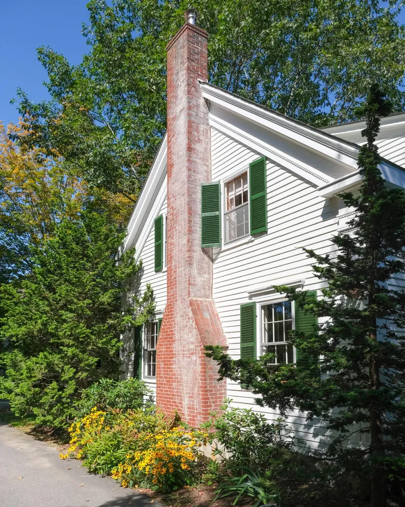 71 Glidden Street Newcastle ME 04553