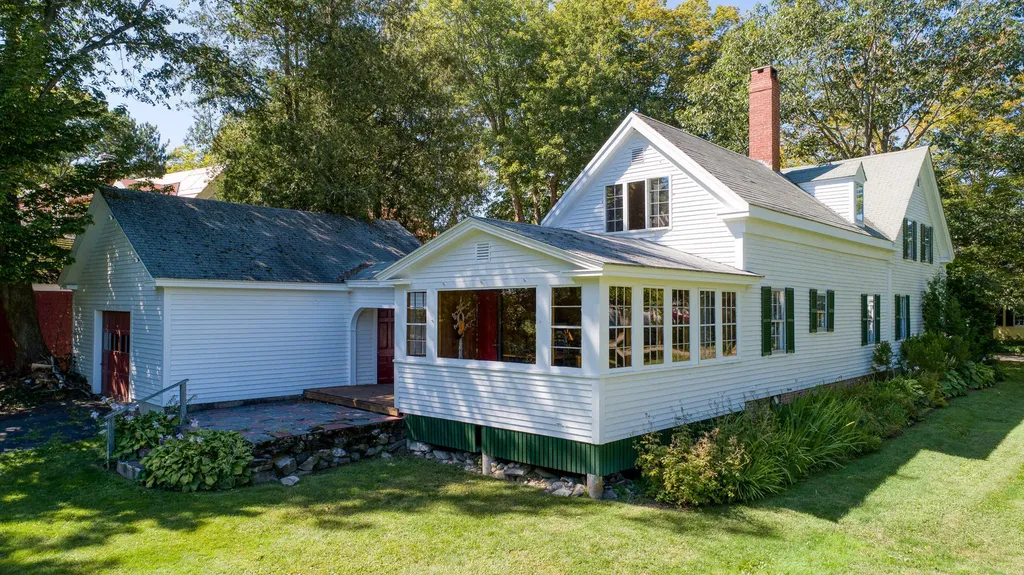 71 Glidden Street Newcastle ME 04553