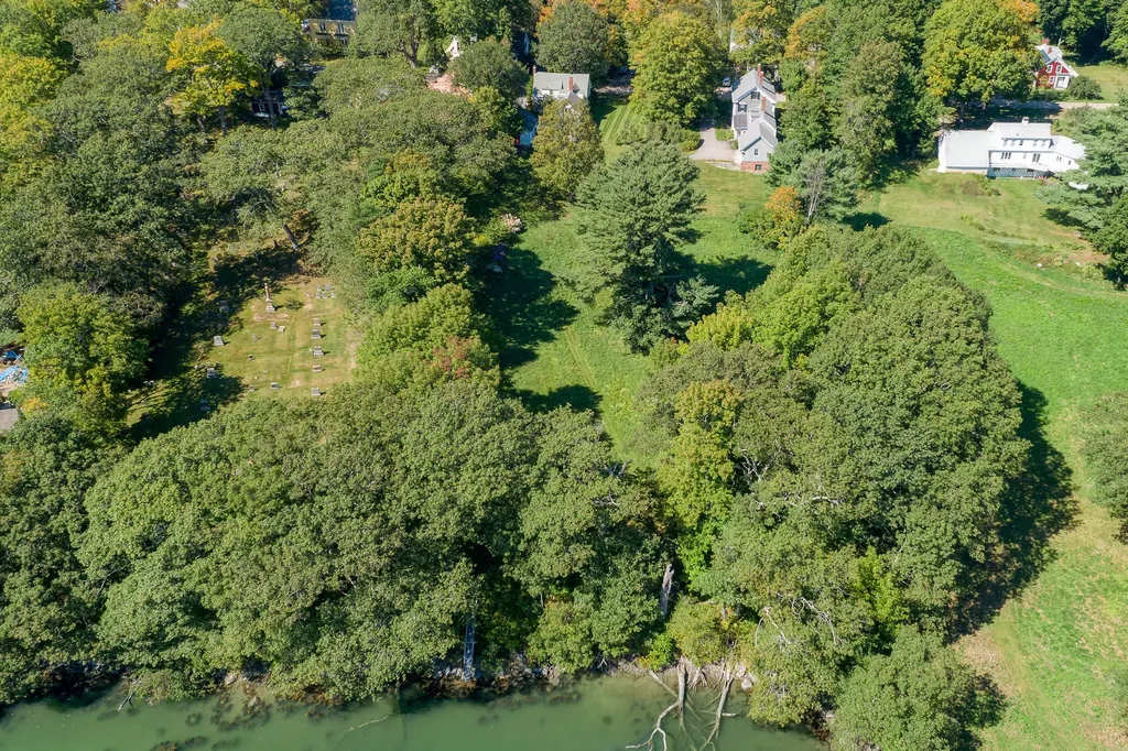 71 Glidden Street Newcastle ME 04553
