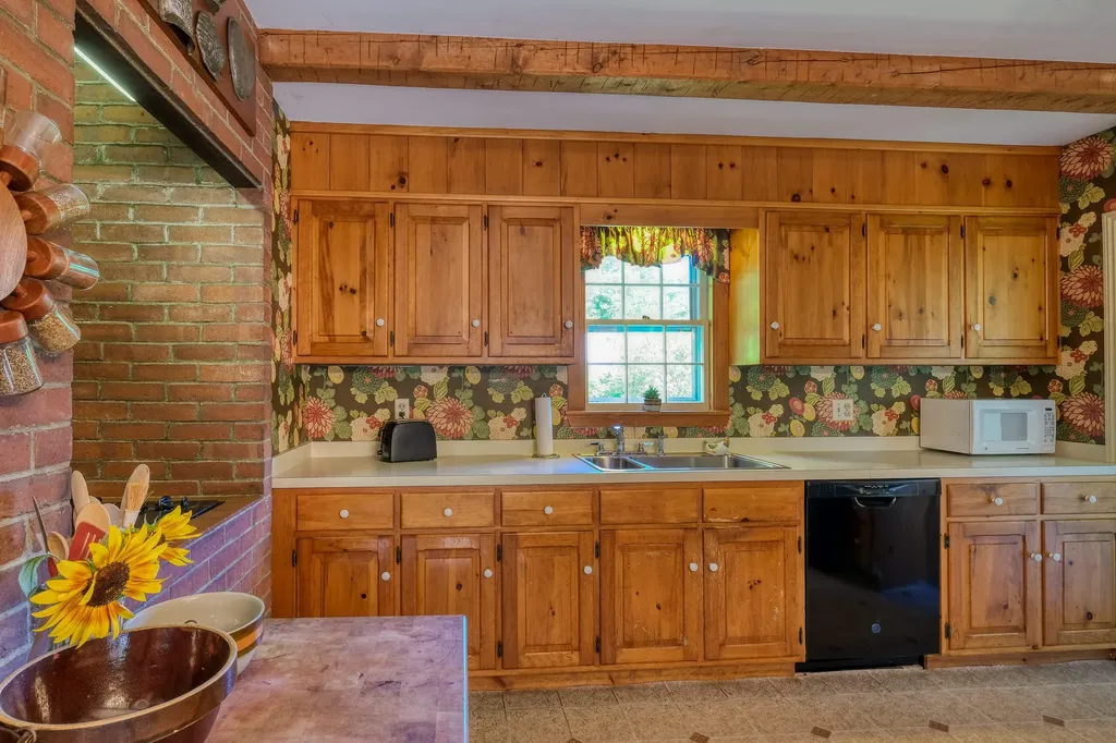 71 Glidden Street Newcastle ME 04553