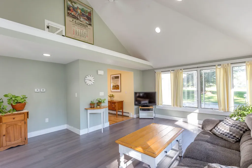 62 Federal Street Wiscasset ME 04578
