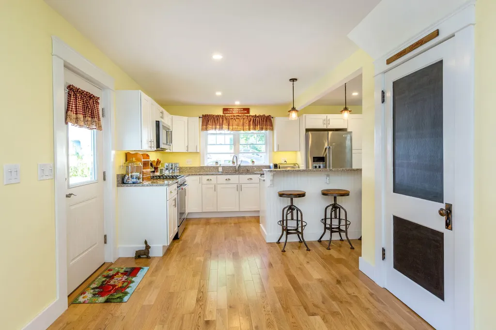 62 Federal Street Wiscasset ME 04578