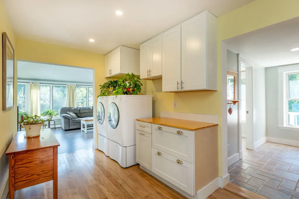 62 Federal Street Wiscasset ME 04578