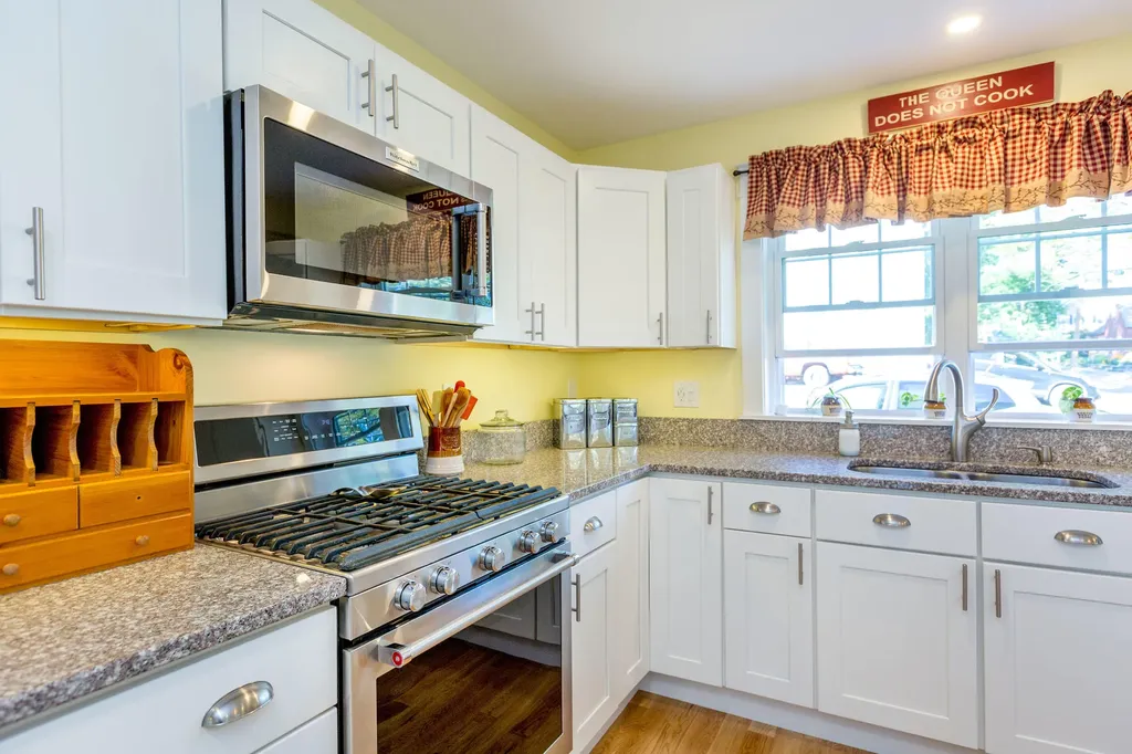 62 Federal Street Wiscasset ME 04578