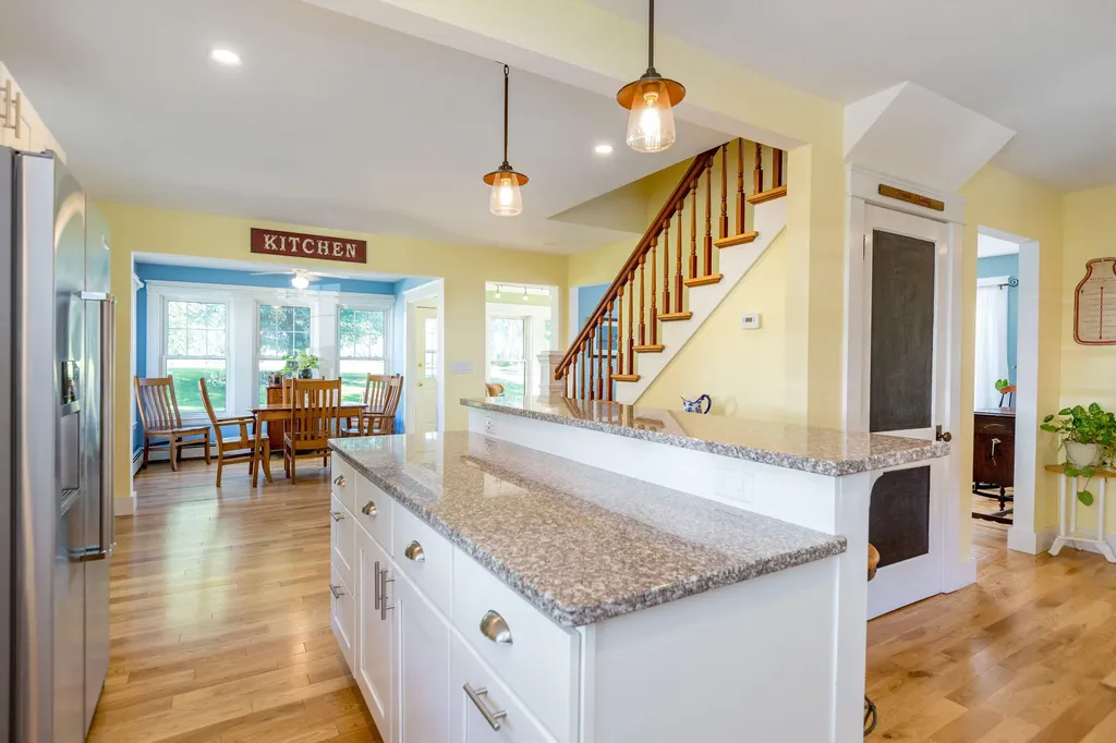 62 Federal Street Wiscasset ME 04578