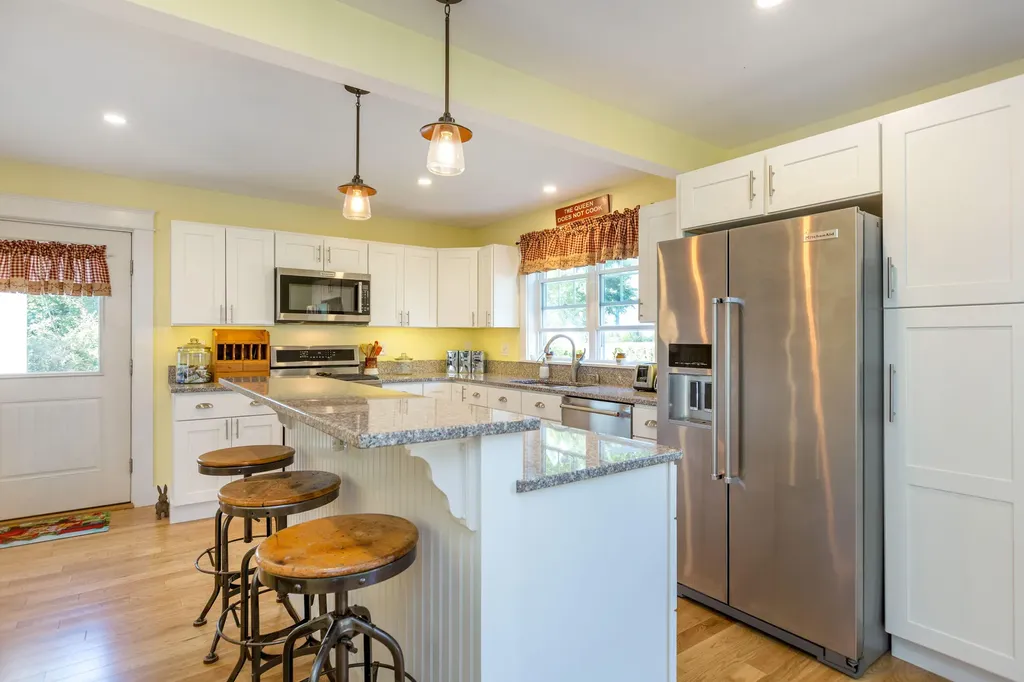 62 Federal Street Wiscasset ME 04578