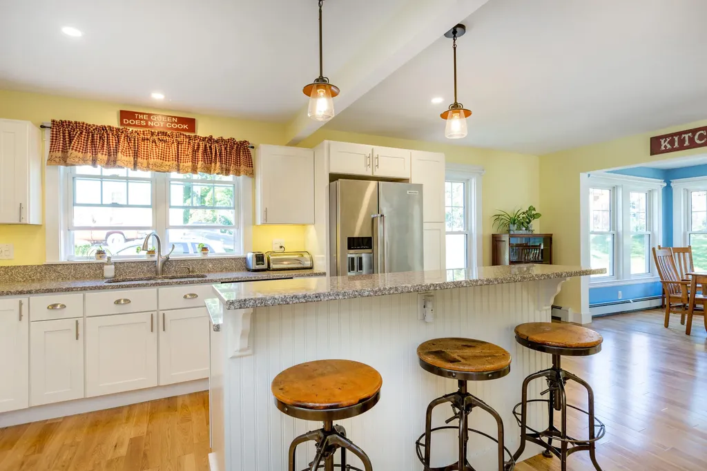 62 Federal Street Wiscasset ME 04578