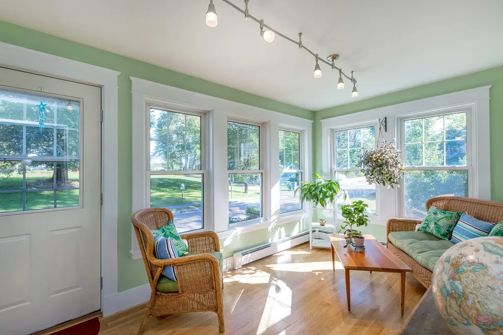 62 Federal Street Wiscasset ME 04578