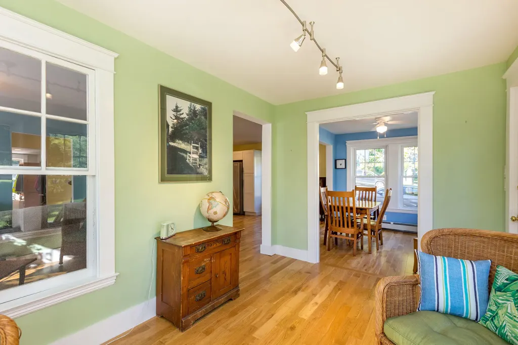 62 Federal Street Wiscasset ME 04578