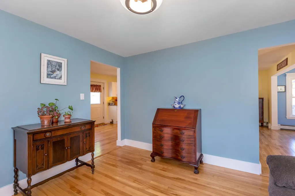 62 Federal Street Wiscasset ME 04578