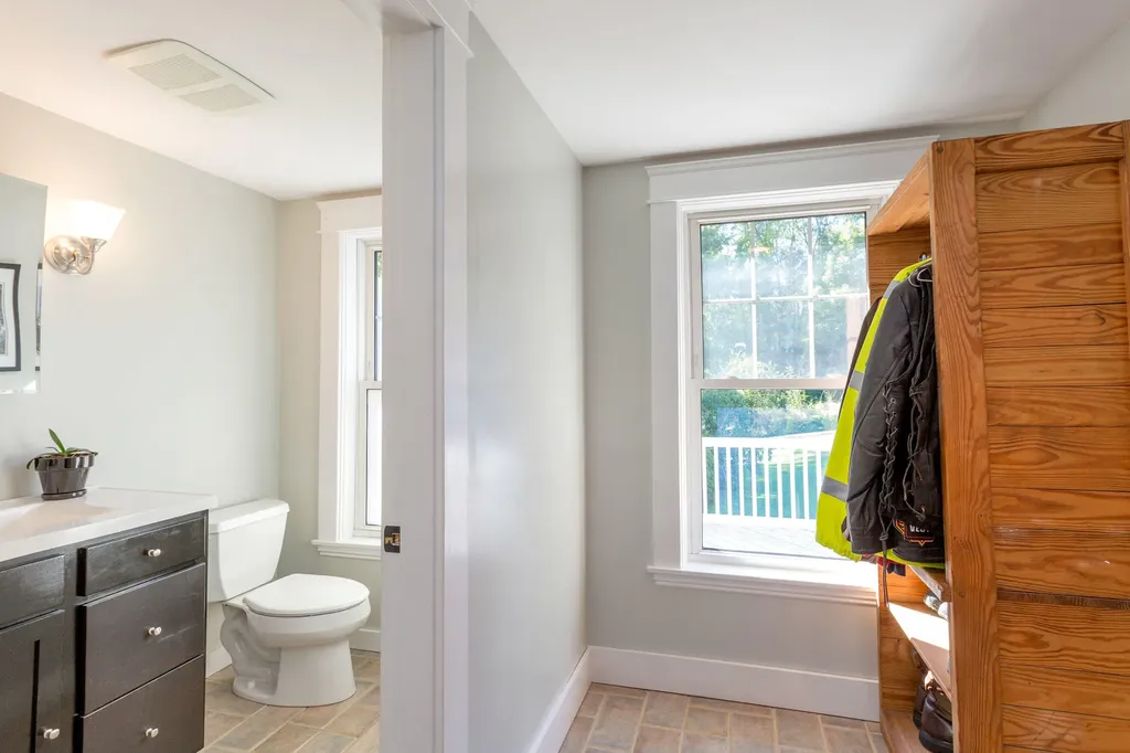 62 Federal Street Wiscasset ME 04578