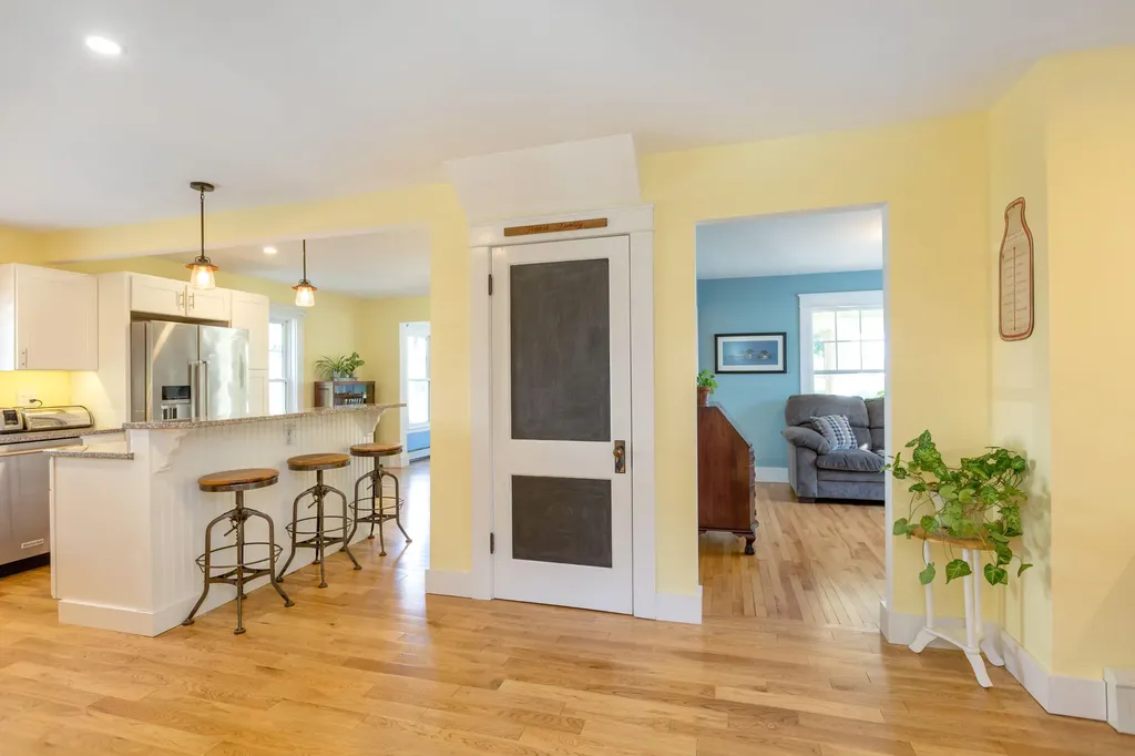 62 Federal Street Wiscasset ME 04578