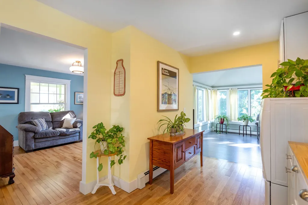 62 Federal Street Wiscasset ME 04578
