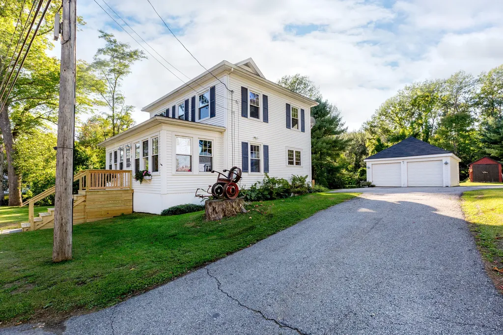 62 Federal Street Wiscasset ME 04578