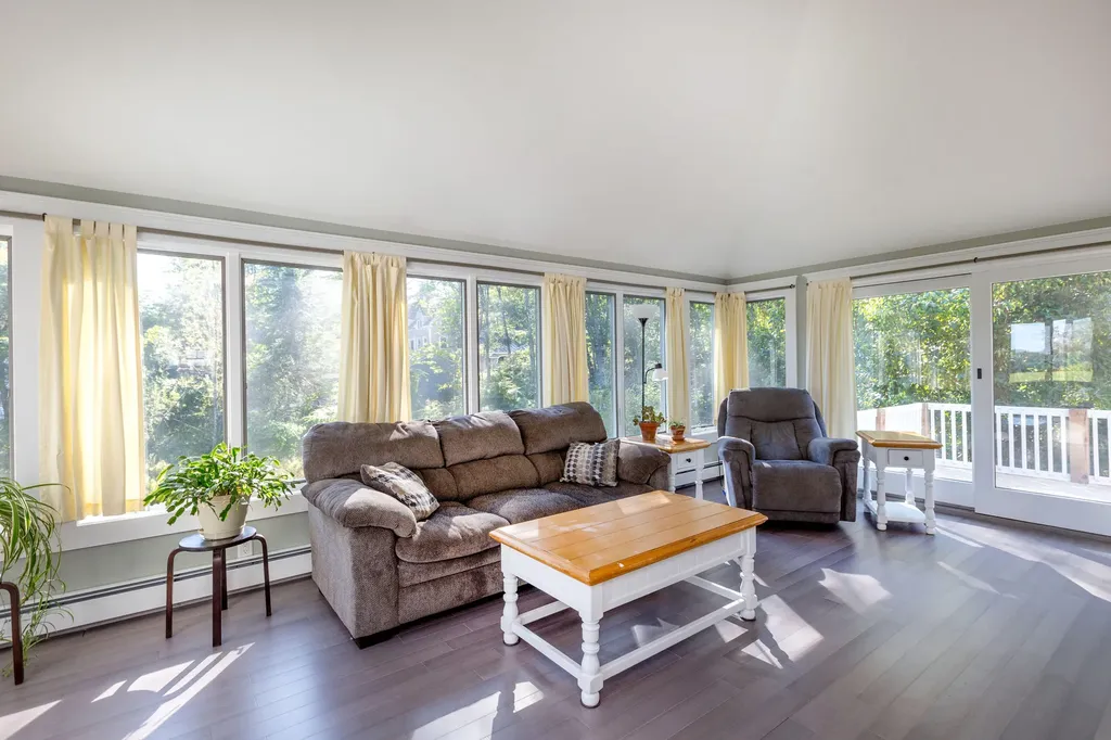62 Federal Street Wiscasset ME 04578