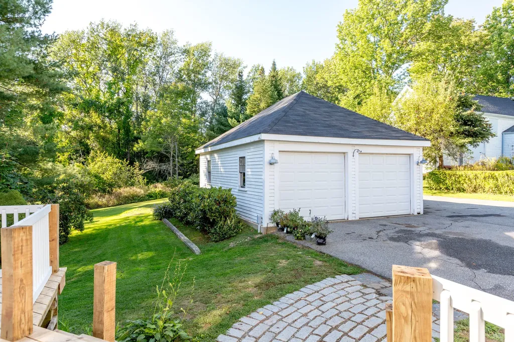 62 Federal Street Wiscasset ME 04578