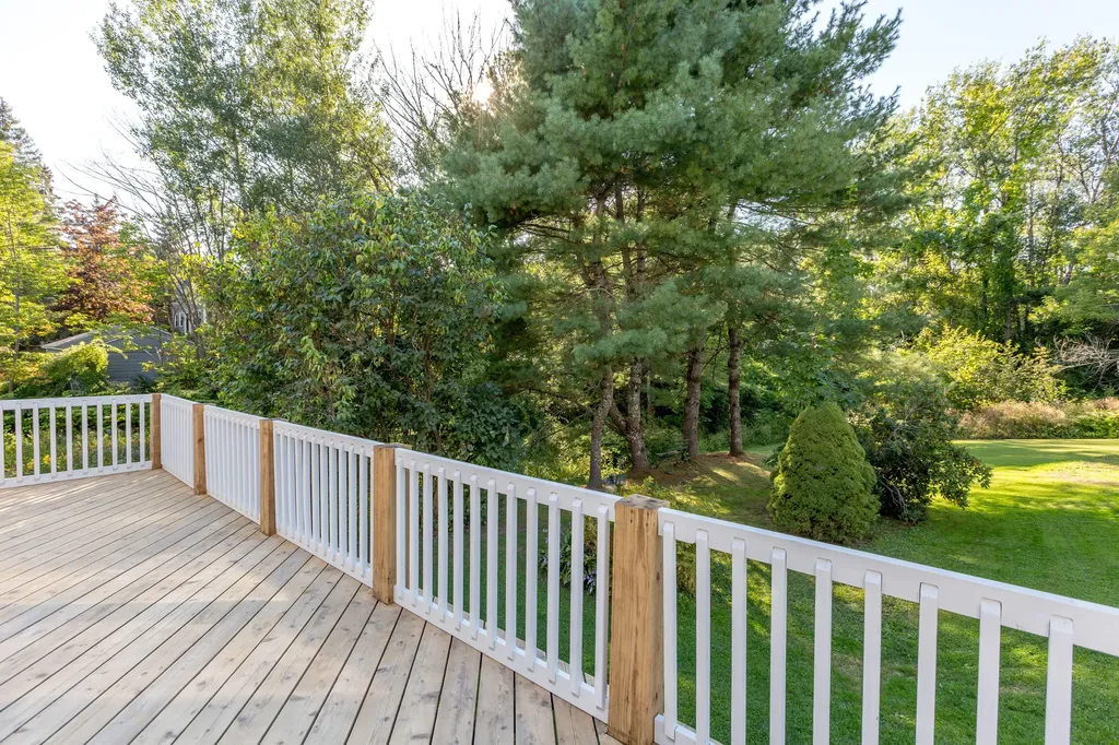 62 Federal Street Wiscasset ME 04578