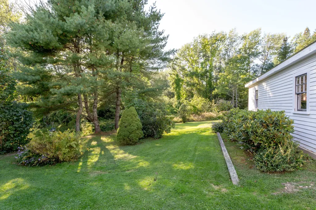 62 Federal Street Wiscasset ME 04578