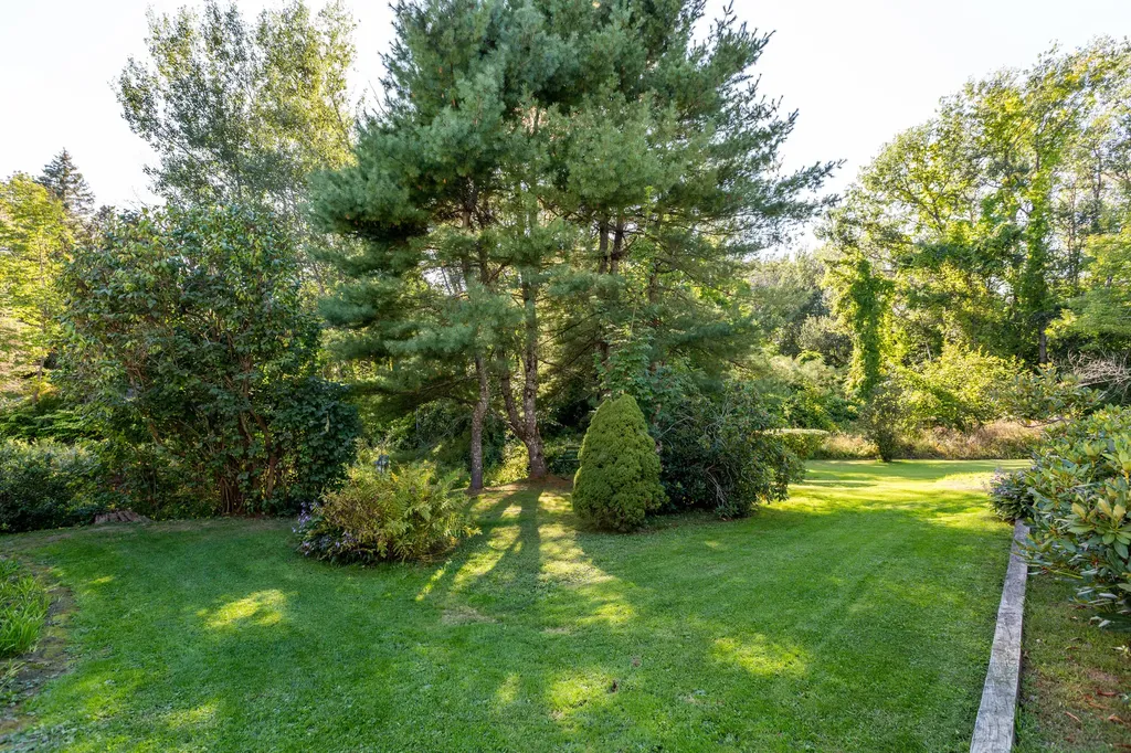 62 Federal Street Wiscasset ME 04578