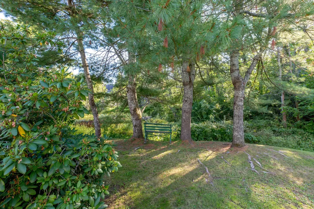 62 Federal Street Wiscasset ME 04578